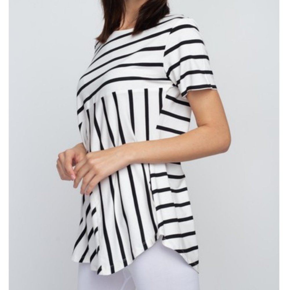 YELETE Women's Short Sleeve Striped Tunic. Fresh, Flattering, NWOT. Sizes S-XL